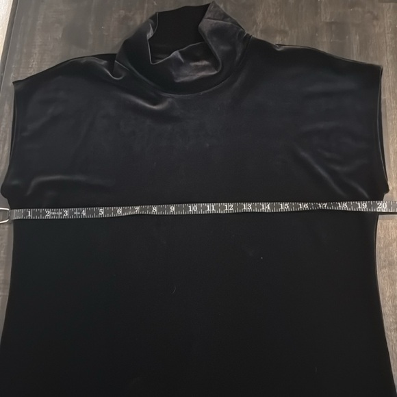 Chicos Black Velvet Mock Neck Blouse Cap Sleeve Size 2 (Large) - Picture 4 of 6